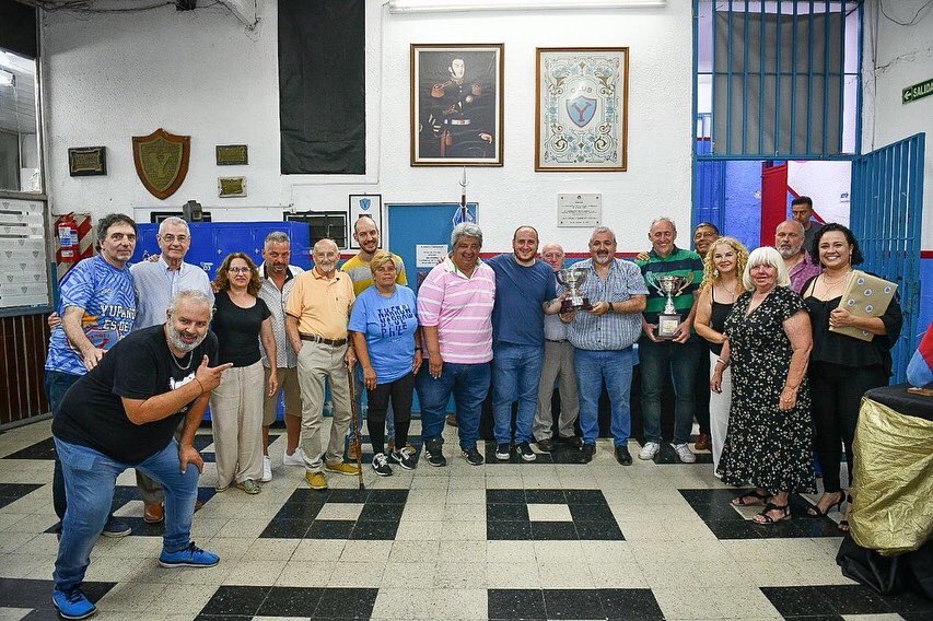 Villa Lugano: colocaron una placa para celebrar el ascenso de Yupanqui a la Primera C