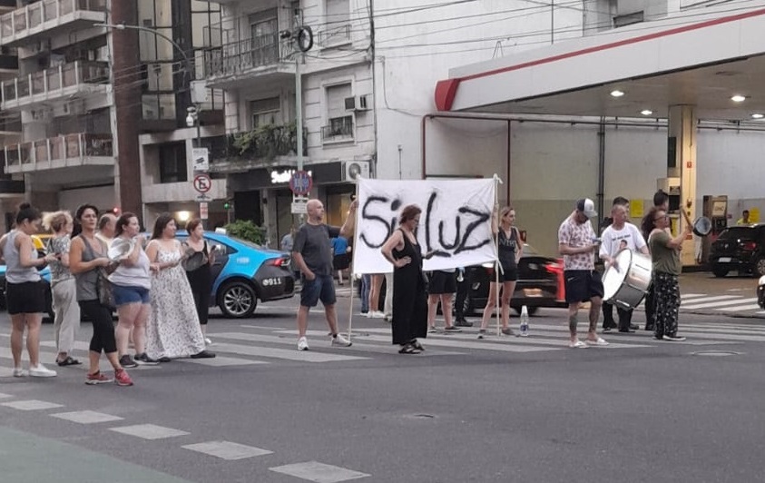 Por falta de luz hace varios días convocan a un corte en Sarmiento y Boulogne Sur Mer