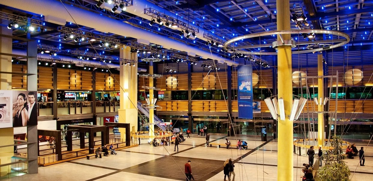 Noche Shopping en el Abasto: descuentos de hasta el 50% y actividades recreativas