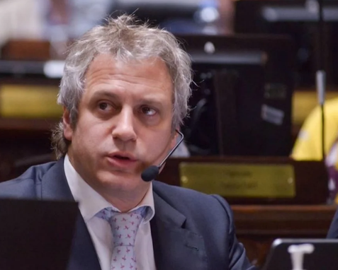 Felipe Miguel presenta el segundo informe de 2022