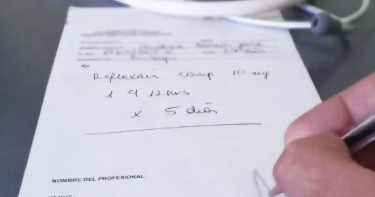 Las únicas recetas que “ya no serán válidas” son las manuscritas enviadas como foto