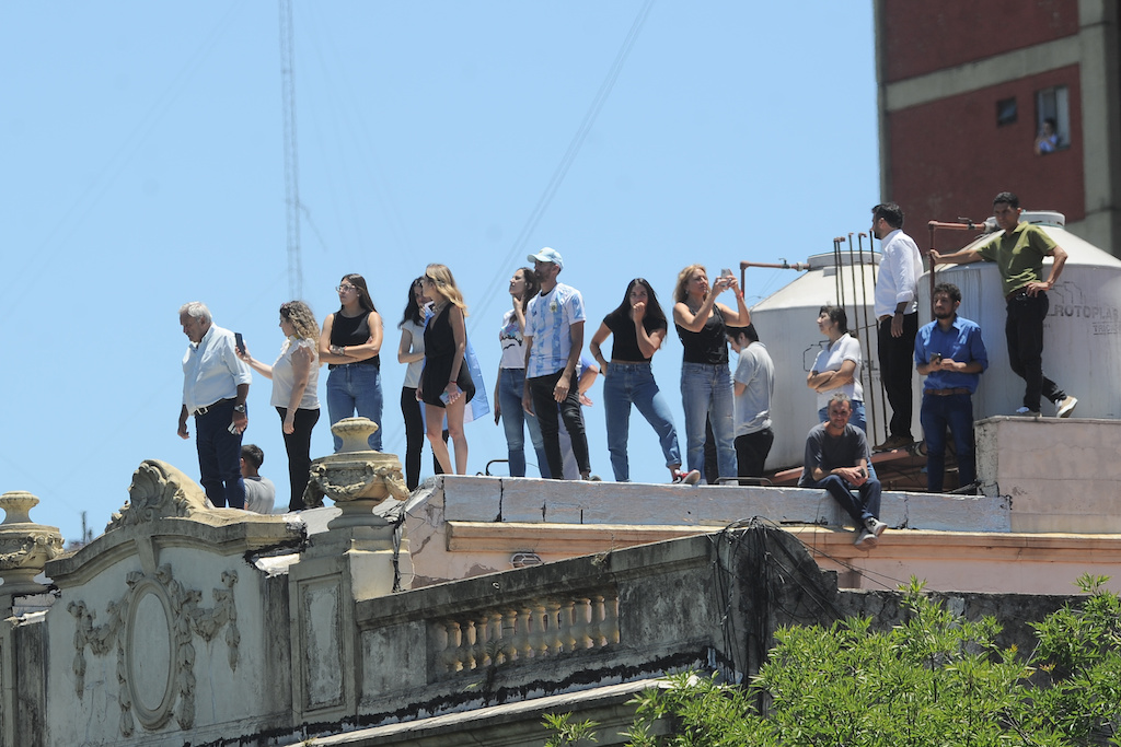 Nueve detenciones, más de 30 heridos y 284 llamados al 911 por personas extraviadas durante los festejos