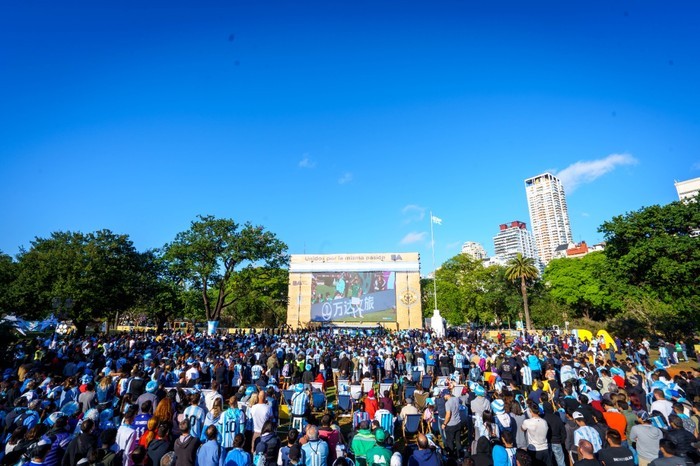 Suman pantallas gigantes en Parque Centenario y Parque de la Ciudad para ver el partido de Argentina