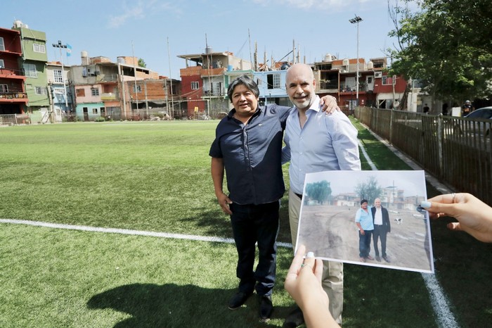 Barrio 31 de Retiro: Rodríguez Larreta visitó una cancha de fútbol renovada