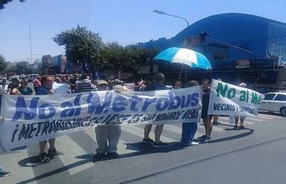 Comerciantes de las comunas 7, 9 y 10 se oponen al nuevo Metrobús