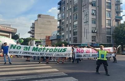Vecinos y comerciantes se vuelven a reunir en contra del Metrobús