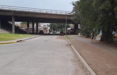 Retiran camión acoplado de acceso Parque Avellaneda