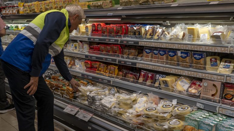 Defensa al Consumidor porteña retiró de la venta en 2022 gran cantidad de alimentos vencidos