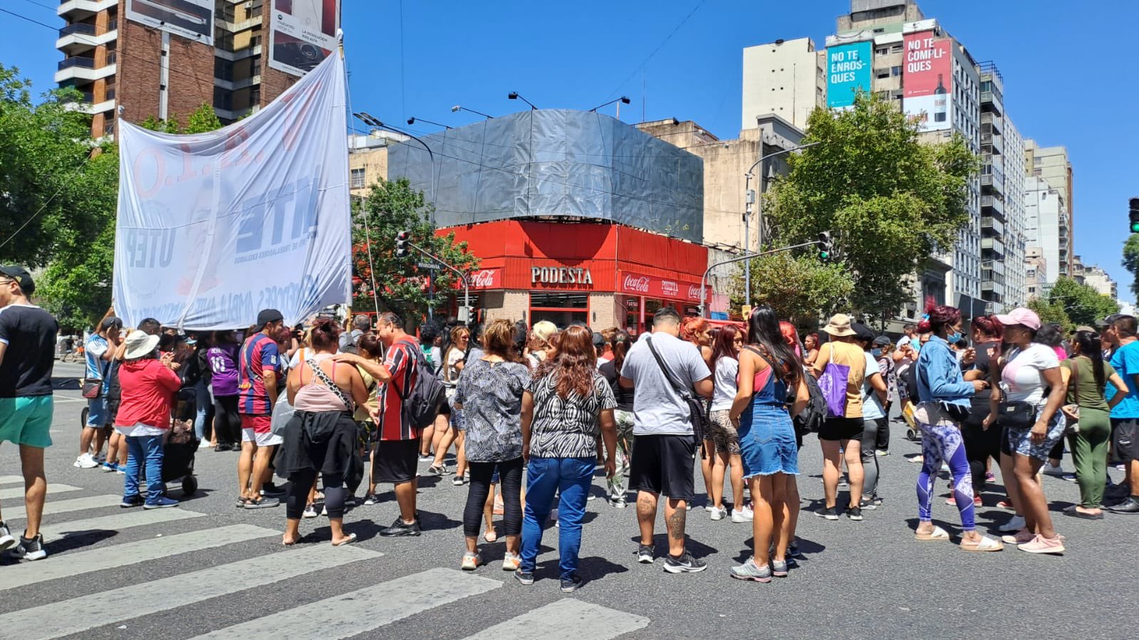 Protesta en Plaza Miserere: manteros denuncian el “robo de mercadería a los trabajadores de la economía popular”