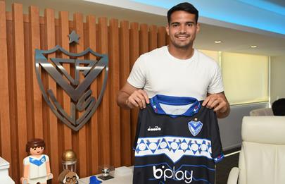 Indignación en Vélez por los nuevos diseños de sus camisetas