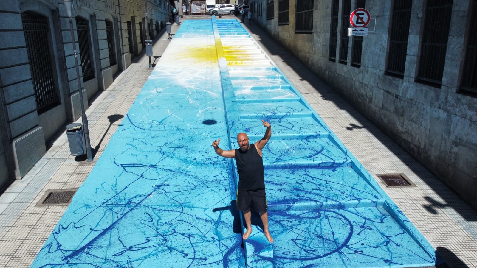 Una intervención a puro color en el microcentro porteño