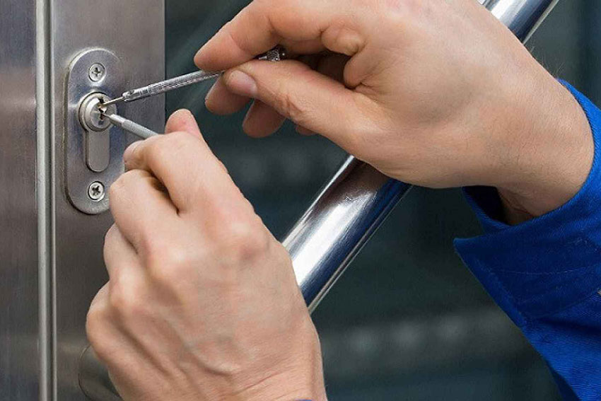 Detienen a un cerrajero en San Telmo por tener un taller para clonar llaves y cometer robos