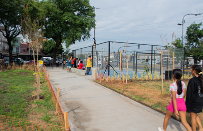 Nuevo patio de juegos en Plaza Padre Rodolfo Ricciardelli