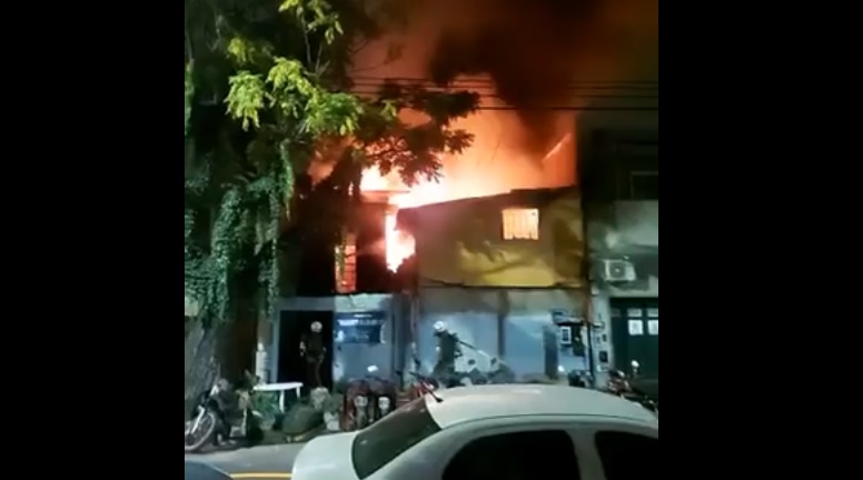 Villa Ortúzar: se incendiaron varias viviendas, evacuaron a los vecinos y reportan heridos