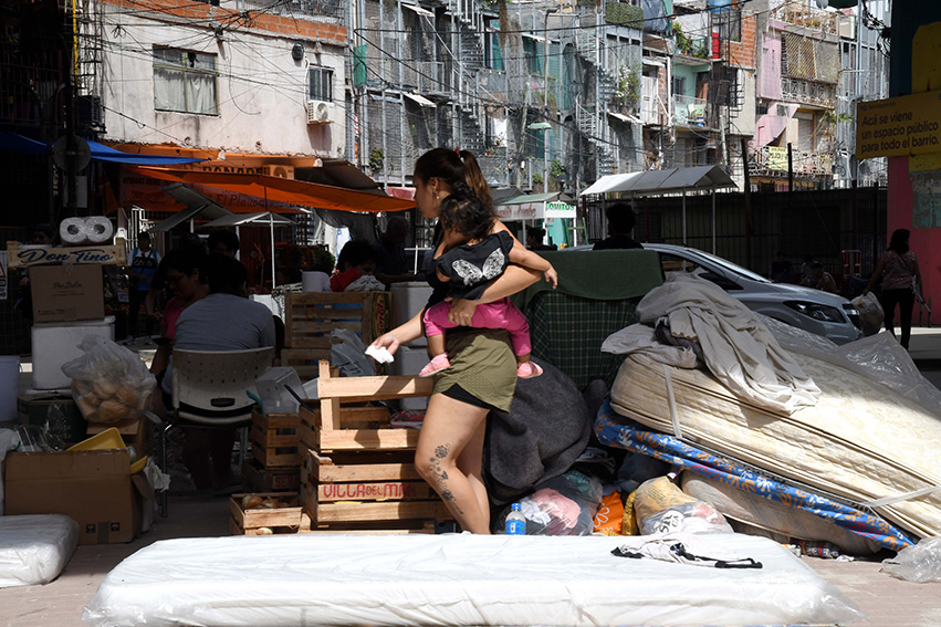 Veintitrés familias del barrio Padre Mugica en la intemperie por demoliciones en una obra del Gobierno de CABA