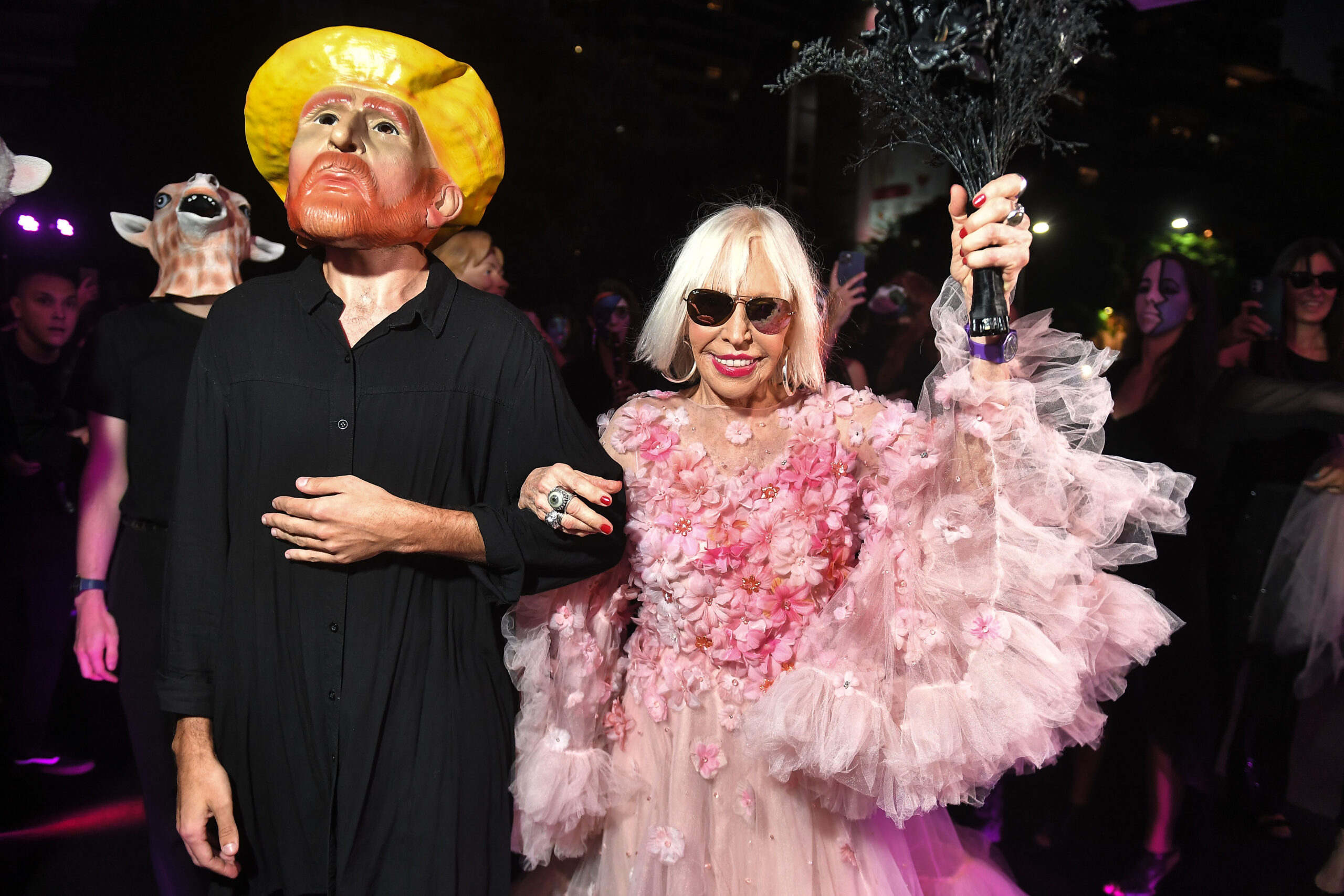 Marta Minujín celebró sus 80 años con un “casamiento con la eternidad” en el Malba