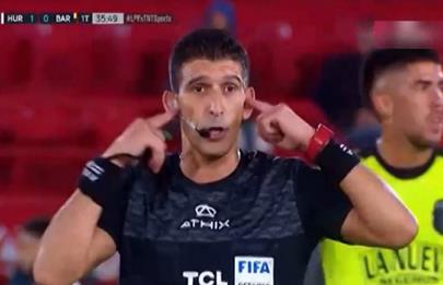 El arbitro que se quiso ir del Palacio Ducó