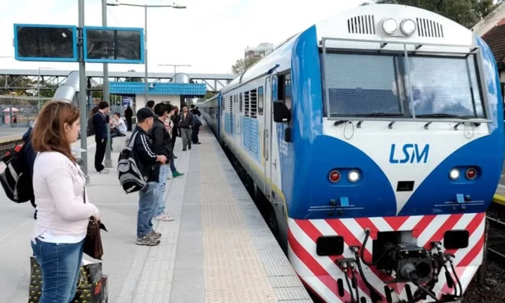 La Electrificación del FFCC San Martín está demorada 