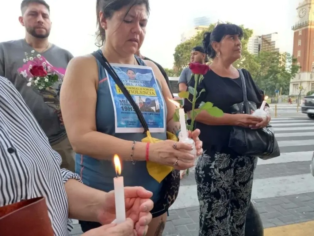 Retiro: realizaron un acto en homenaje a Maribel Zalazar, la policía porteña asesinada en la estación de subte