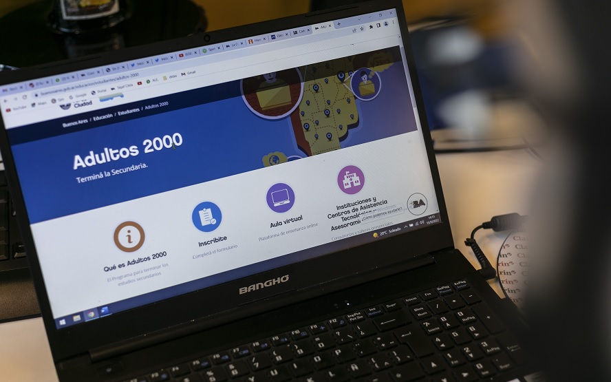 Adultos 2000: abre la inscripción al programa online Terminá la Secundaria