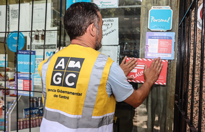 Operativos de la policía y Enacom por violación de la Ley de Servicios de Comunicaciones Móviles
