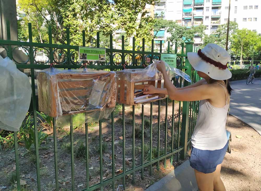 Mini Biblioteca Plaza Almagro