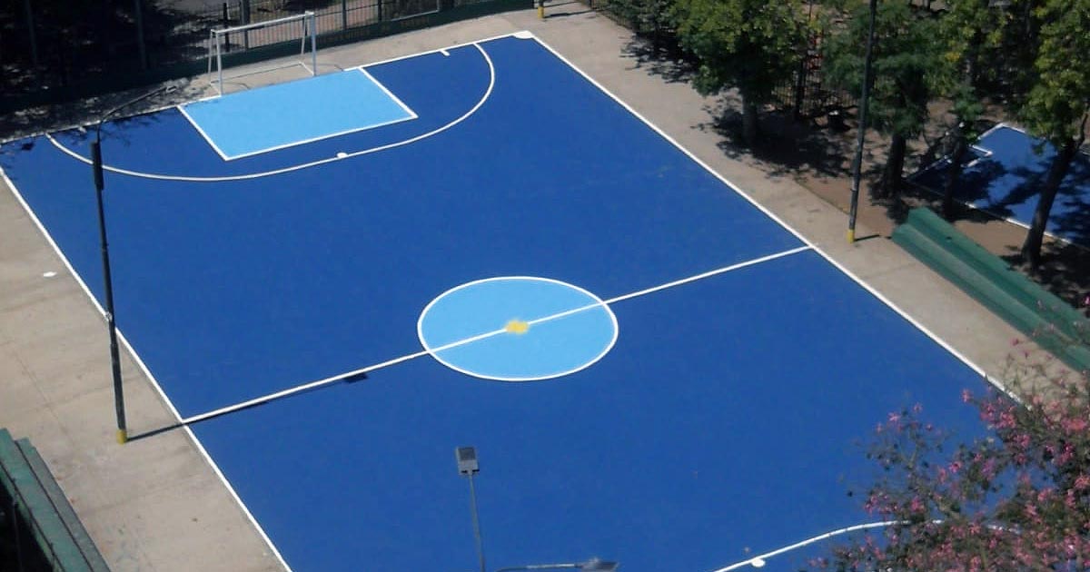 El piso de la cancha del Club El Trébol a nuevo