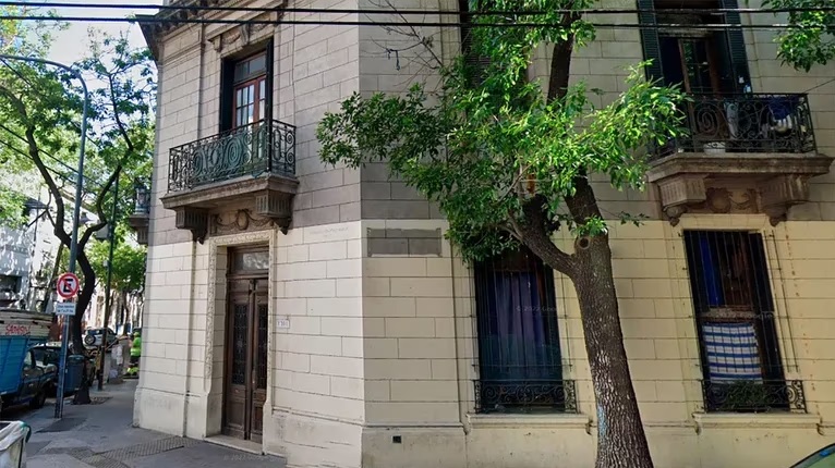 Constitución: asesinaron a puñaladas a la huésped de un hotel