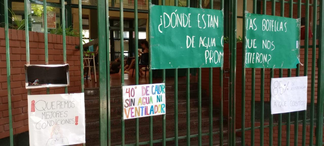 Continúan las sentadas y “faltazos” de estudiantes porteños por la ola de calor