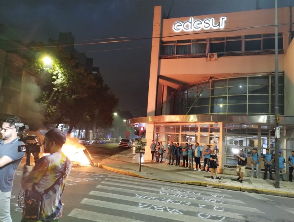 Corte de luz: Intensas protestas de usuarios Parque Avellaneda y Floresta