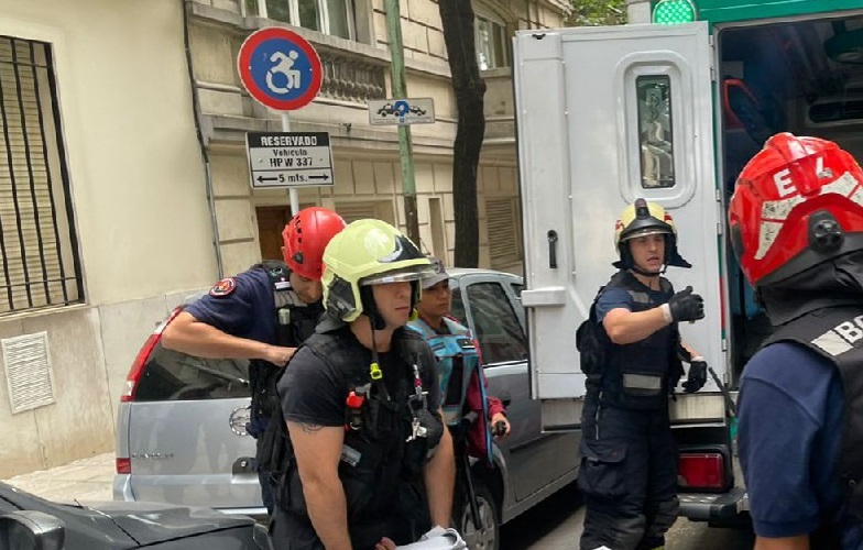 Retiro: una mujer falleció luego de caer de un sexto piso