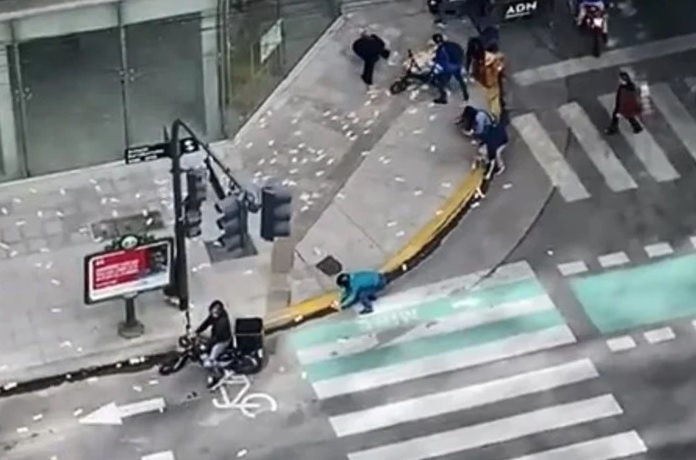 Un intento de robo terminó con una lluvia de billetes en Belgrano
