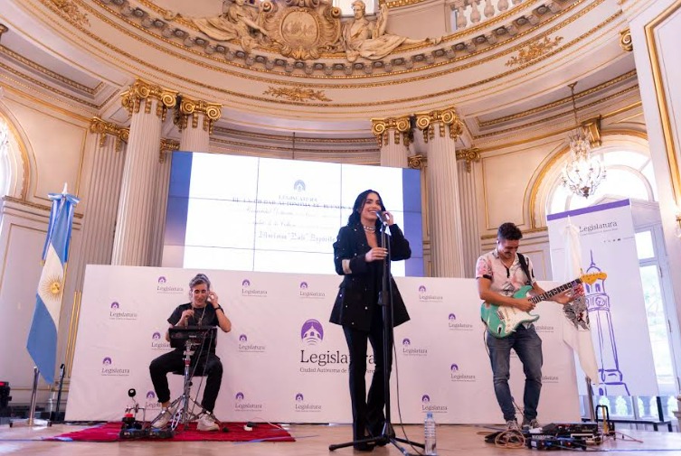 Legislatura porteña: Lali fue reconocida como Personalidad Destacada de la Cultura en CABA