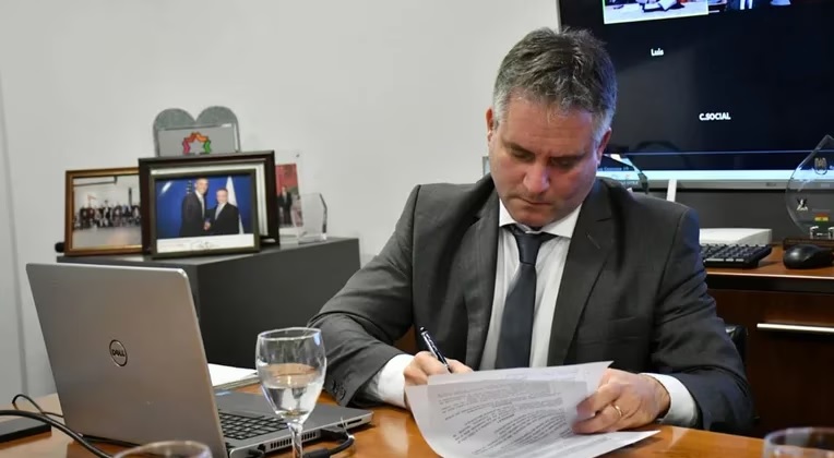La oposición porteña criticó la renuncia de D’Alessandro: “La mafia encubierta”