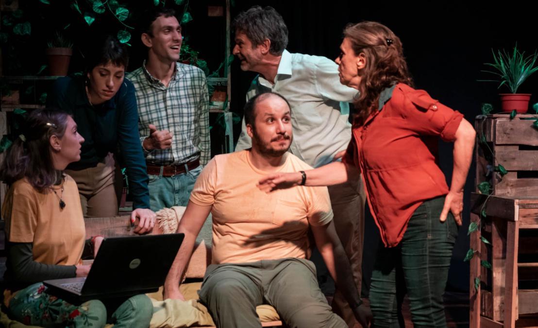 Mujeres encerradas en un centro de estética, la obra escrita y dirigida por Paloma Contreras