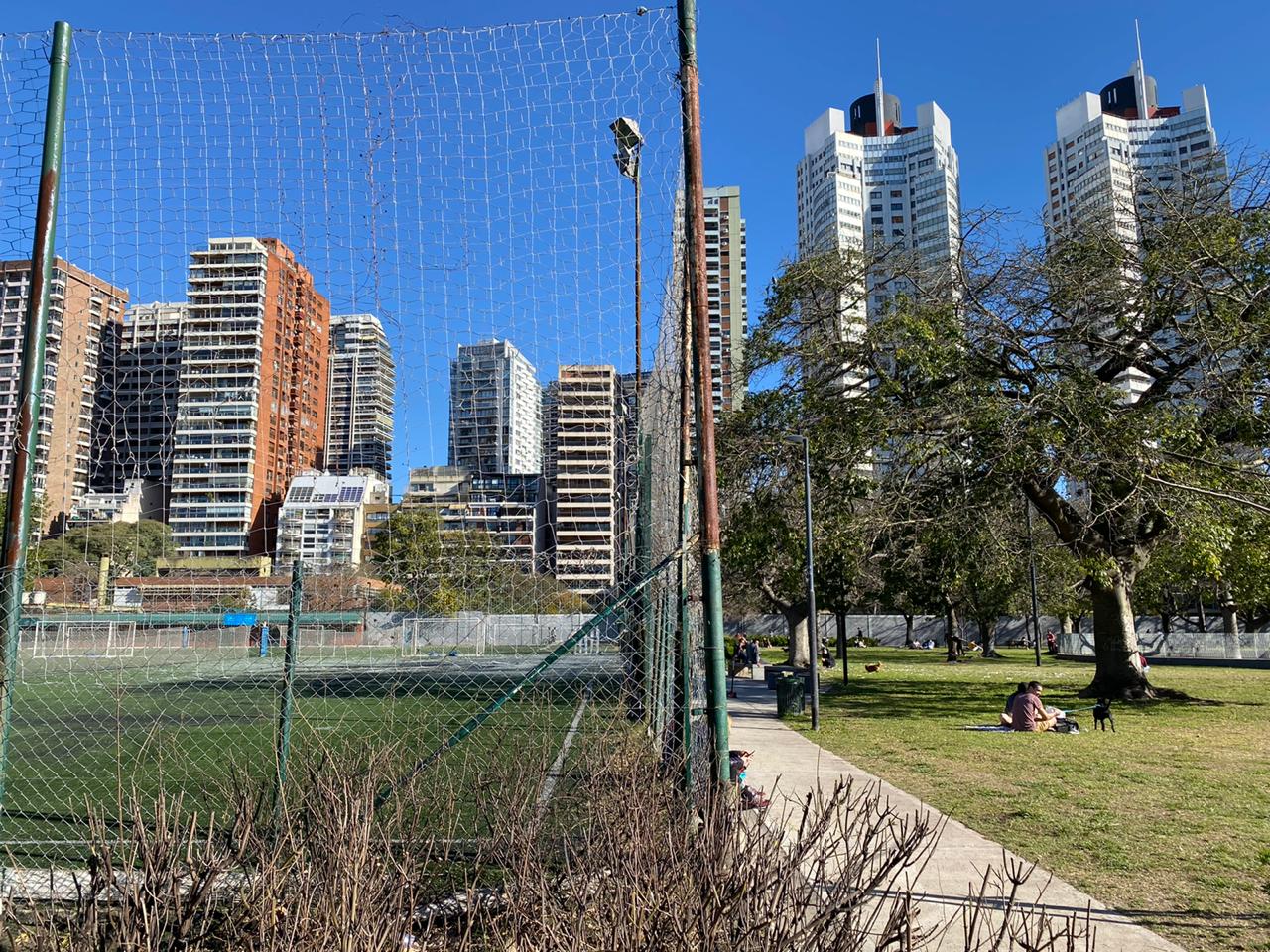 Palermo: llaman a Audiencia Pública para renovar la conceción del campo de deportes del Parque Las Heras