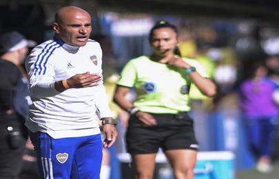Denunciaron al DT del futbol fenemino boquense
