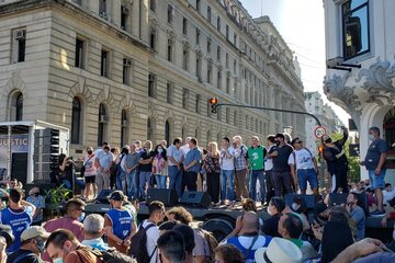 Tribunales: Reclamo contra la “proscripción” de Cristina Kirchner