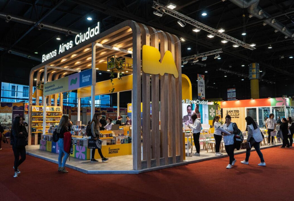 La Ciudad está presente en la Feria del Libro