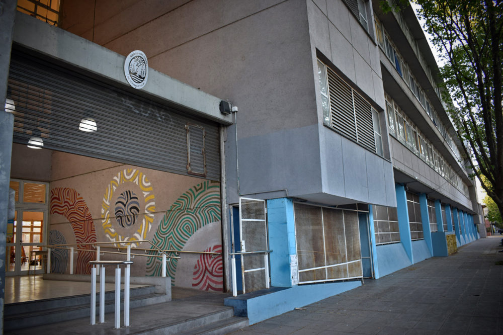 Rechazan la instalación de cámaras en una escuela de Liniers