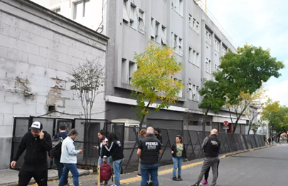 Barracas: Protesta de trabajadores de Clarín por despidos masivos