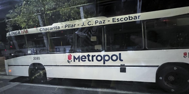 Metropol: unas 23 líneas de colectivo siguen sin funcionar