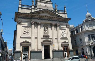 10.000 por casarse en la iglesia de Flores