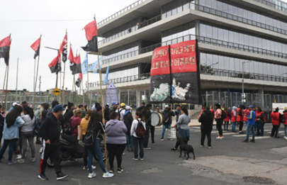 Movilización al ministerio de Desarrollo Humano y Hábitat