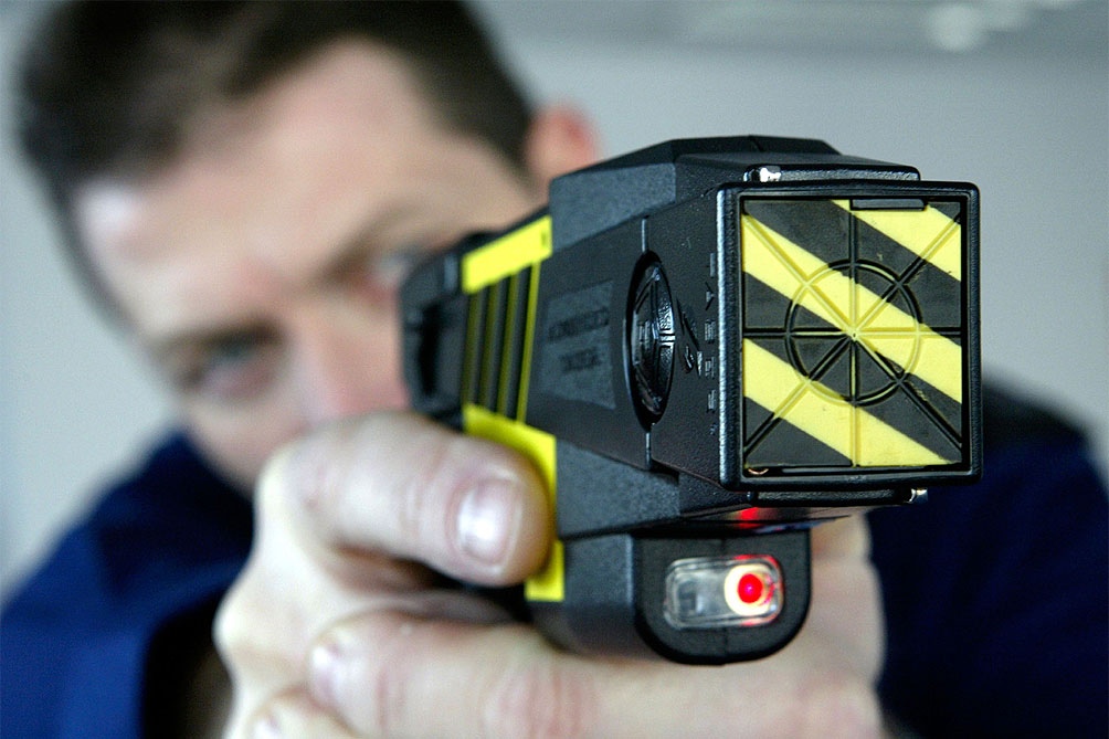El CELS cuestionó las Taser de Larreta