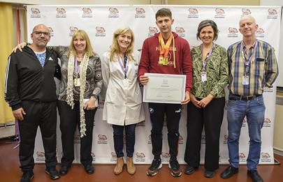 Garrahan: Mateo Cócaro fue reconocido por su participación en los Juegos Mundiales de Australia