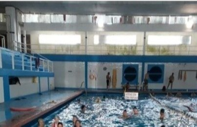 Vecinos piden por la reapertura del natatorio del Polideportivo Parque Chacabuco