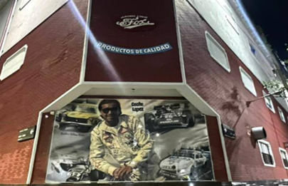 Mural homenaje a Cocho López en Mataderos
