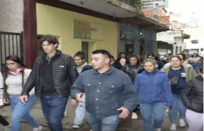 Martín Lousteau recorrió la villa 21-24 junto a vecinos