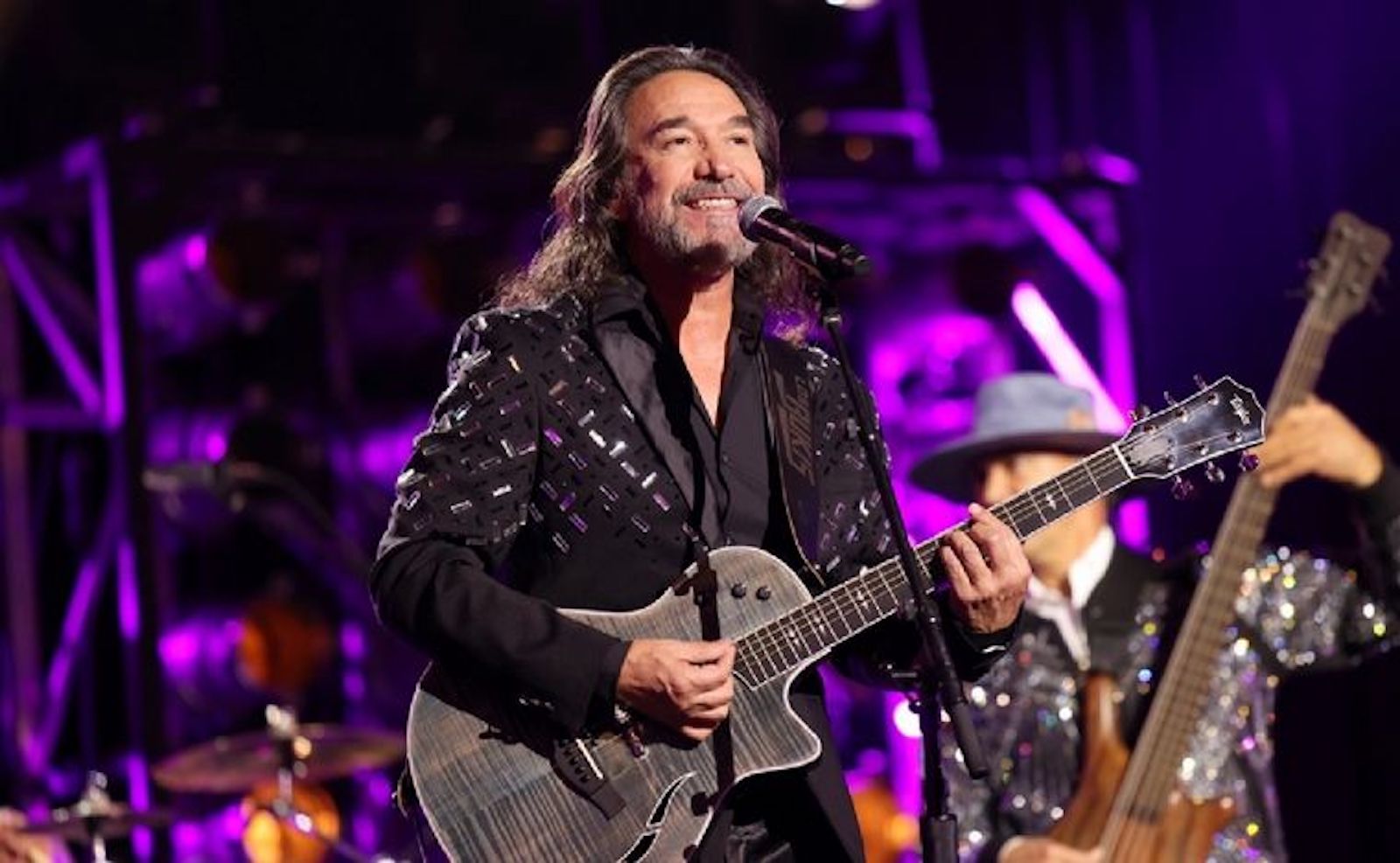 Marco Antonio Solís agrega una tercera función en el Movistar Arena